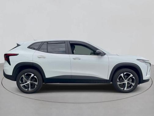 Summit White 2024 Chevrolet Trax 1RS