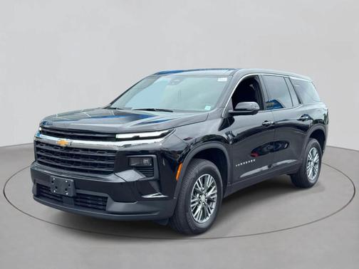 Mosaic Black Metallic 2024 Chevrolet Traverse LS