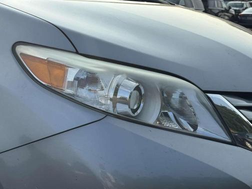 2015 Toyota Sienna LE
