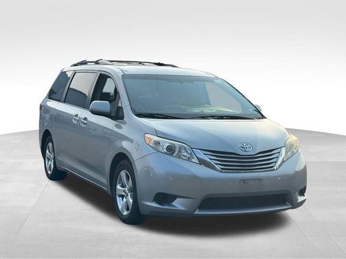 2015 Toyota Sienna LE