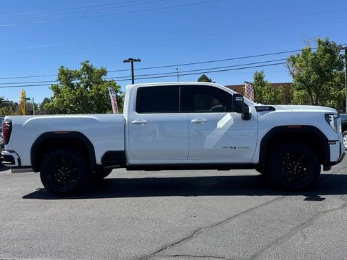 2024 GMC Sierra 2500 AT4
