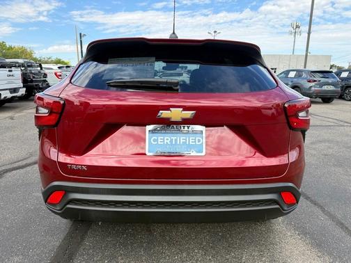 2025 Chevrolet Trax LS