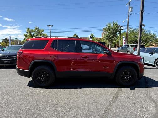 2023 GMC Acadia AT4