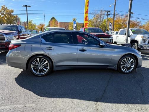 2022 INFINITI Q50 LUXE