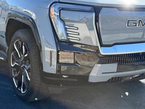2024 GMC Sierra EV Denali