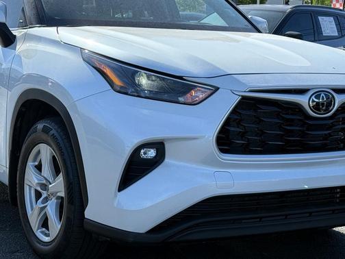 2022 Toyota Highlander LE