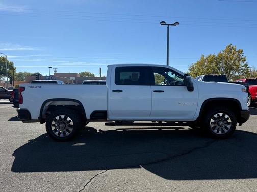 2024 Chevrolet Silverado 2500 Custom