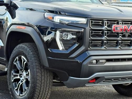 2025 GMC Canyon AT4