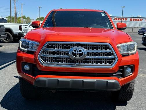 2016 Toyota Tacoma SR
