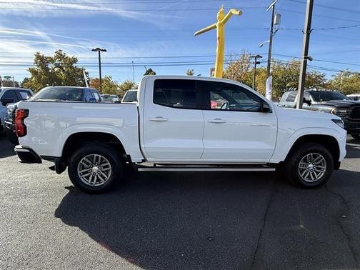 White 2024 Chevrolet Colorado LT