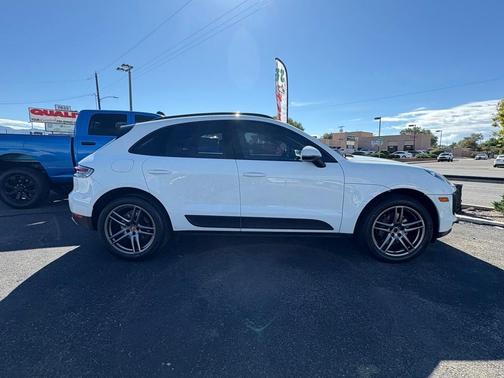 2021 Porsche Macan Base