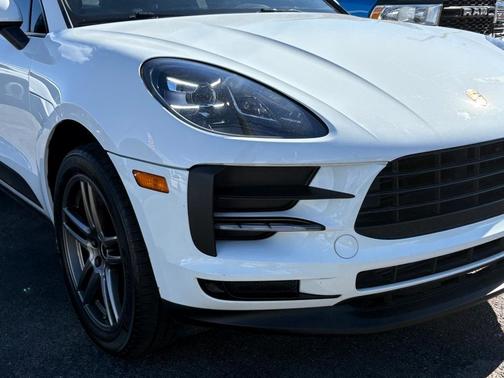 2021 Porsche Macan Base