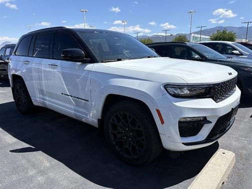 White 2024 Jeep Grand Cherokee Summit