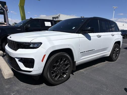 White 2024 Jeep Grand Cherokee Summit