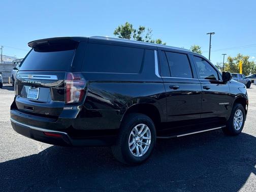 2024 Chevrolet Suburban LT