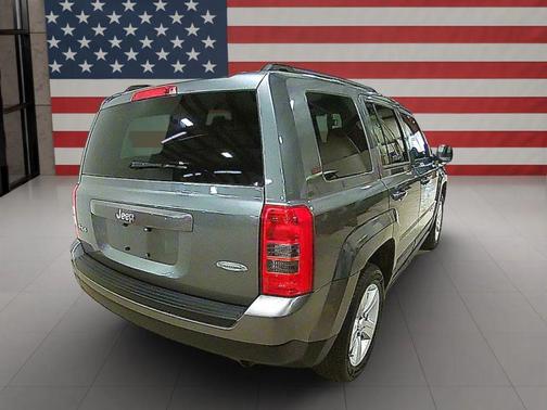 Black Clearcoat 2014 Jeep Patriot Sport