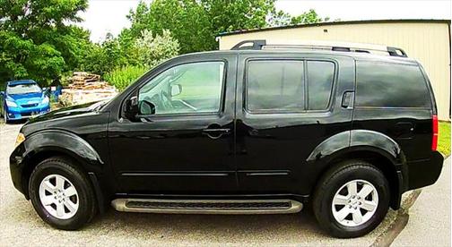 2012 Nissan Pathfinder LE