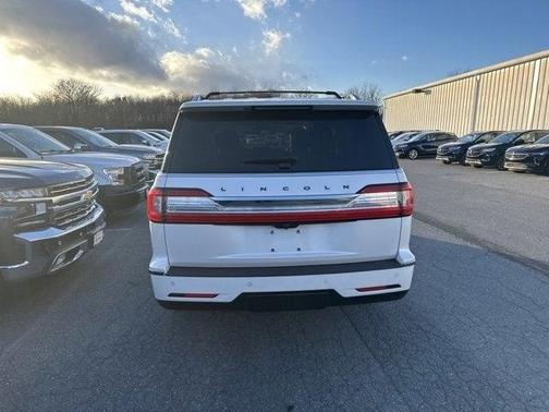 Photo 4 of 8 of 2019 Lincoln Navigator L Black Label