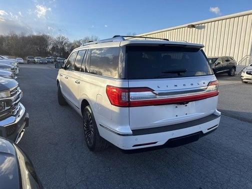 Photo 3 of 8 of 2019 Lincoln Navigator L Black Label