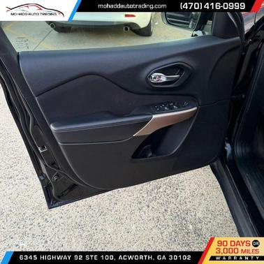 Black 2018 Jeep Cherokee Latitude