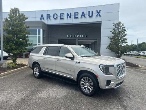 2023 GMC Yukon XL DENALI