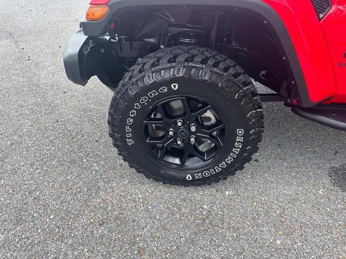2024 Jeep Gladiator Sport