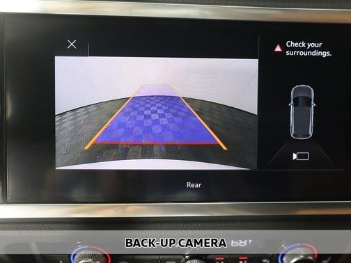 Photo 4 of 44 of 2021 Audi Q3 40 Premium