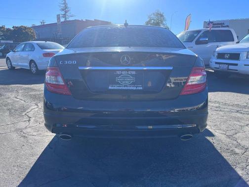 2011 Mercedes-Benz C-Class Sport