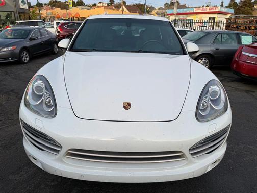 2014 Porsche Cayenne Platinum Edition