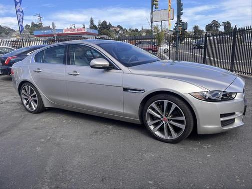2017 Jaguar XE 25t Prestige