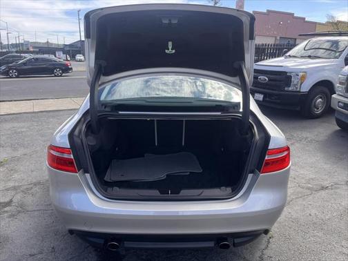 2017 Jaguar XE 25t Prestige