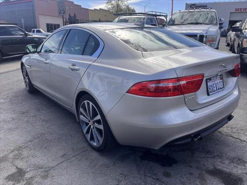 2017 Jaguar XE 25t Prestige