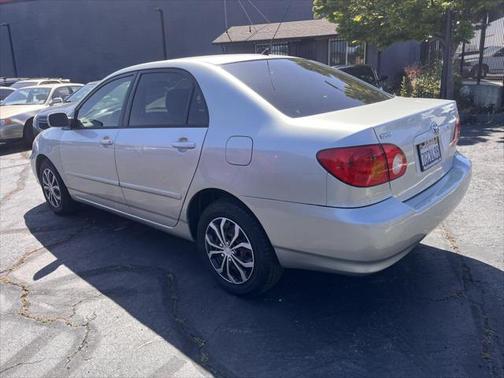 2004 Toyota Corolla LE