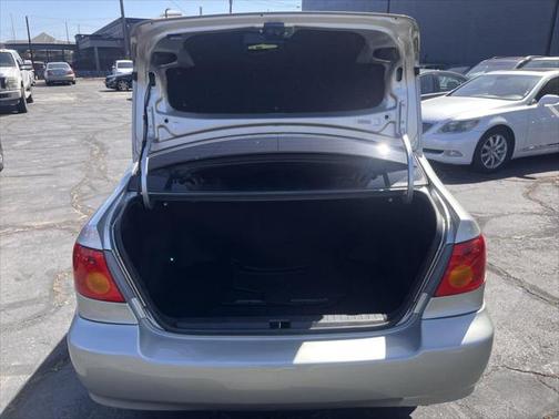 2004 Toyota Corolla LE