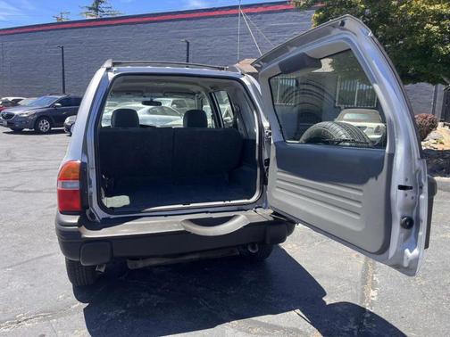 2001 Chevrolet Tracker Hard Top Base