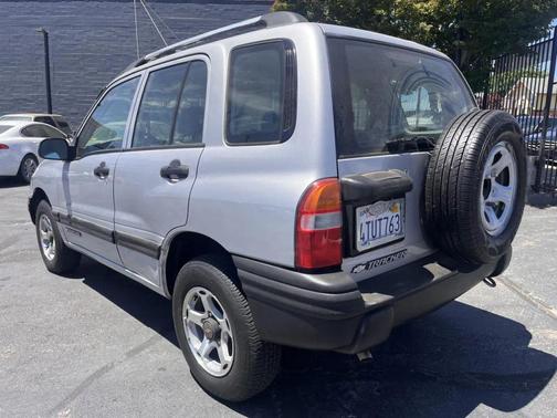 2001 Chevrolet Tracker Hard Top Base