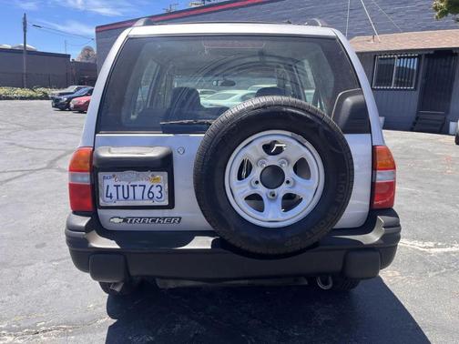 2001 Chevrolet Tracker Hard Top Base