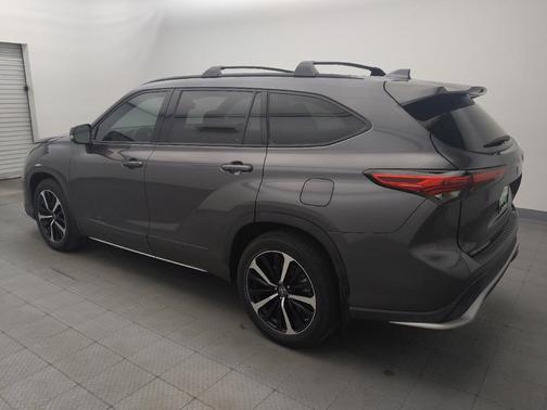Magnetic Gray Metallic 2022 Toyota Highlander XSE