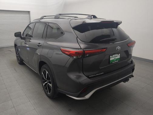 Magnetic Gray Metallic 2022 Toyota Highlander XSE