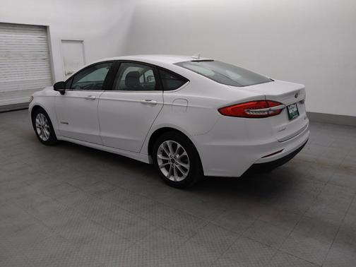 White 2019 Ford Fusion Hybrid SE