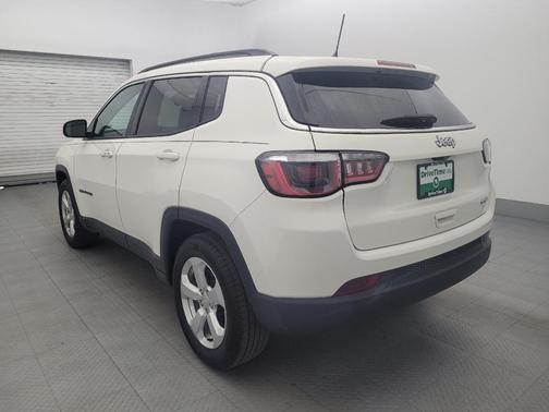 White Clearcoat 2017 Jeep New Compass Latitude