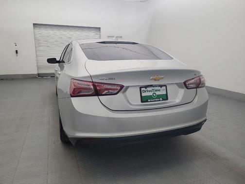 Silver Ice Metallic 2022 Chevrolet Malibu FWD LT