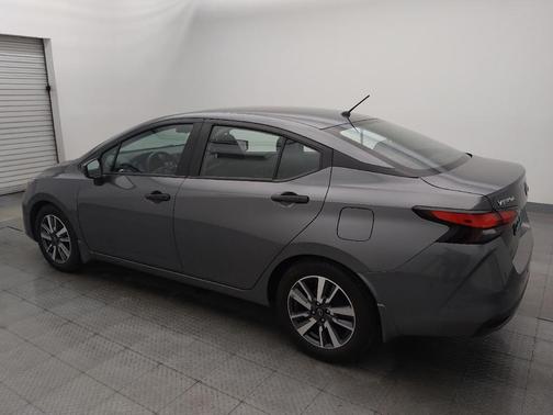 Gun Metallic 2023 Nissan Versa 1.6 S