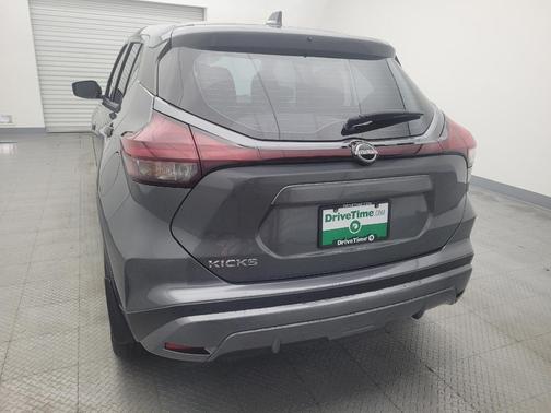 2022 Nissan Kicks S