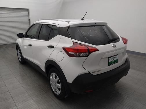 2019 Nissan Kicks S
