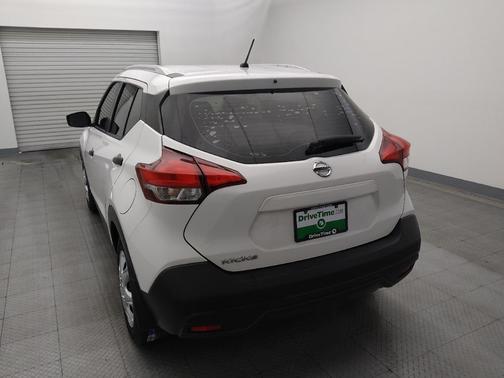2019 Nissan Kicks S