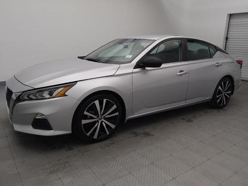 2022 Nissan Altima SR FWD