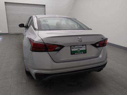 2022 Nissan Altima SR FWD