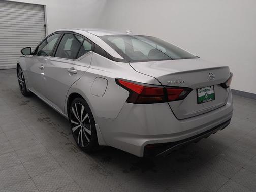 2022 Nissan Altima SR FWD