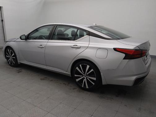 2022 Nissan Altima SR FWD